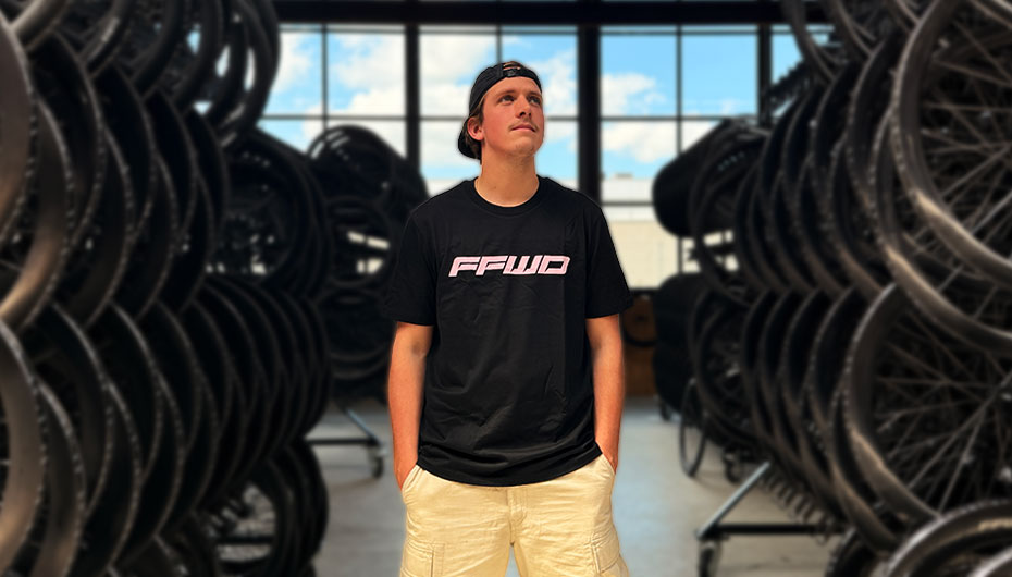 T-SHIRT BIG LOGO