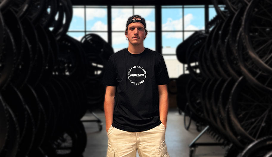 T-SHIRT BIG LOGO